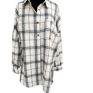 Boutique women’s Shacket size L, cream with brown and black plaid